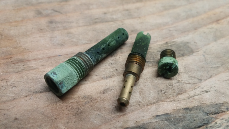 Illustration for article titled This is what happens when you leave fuel sitting in the carburetor for years